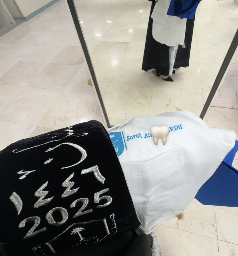 25.5.2025
رسميًا خلصت اخر فاينل في حياتي الجامعية الحمدلله الشعور لا يوصف وداعًا للكلية و وداعًا لأفضل تخصص 🦷💕