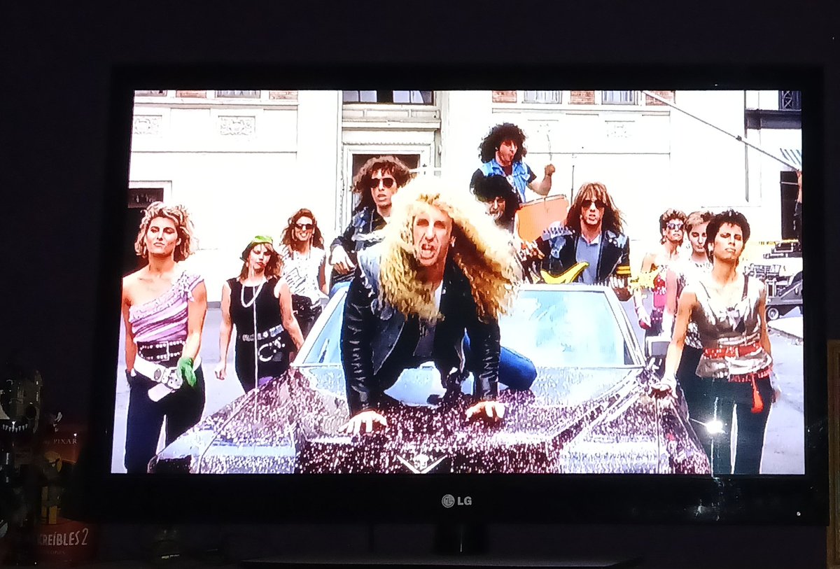 von_glam's tweet photo. Emblematic scene, do you still remember it? @deesnider https://t.co/PurdcHZ0M5
