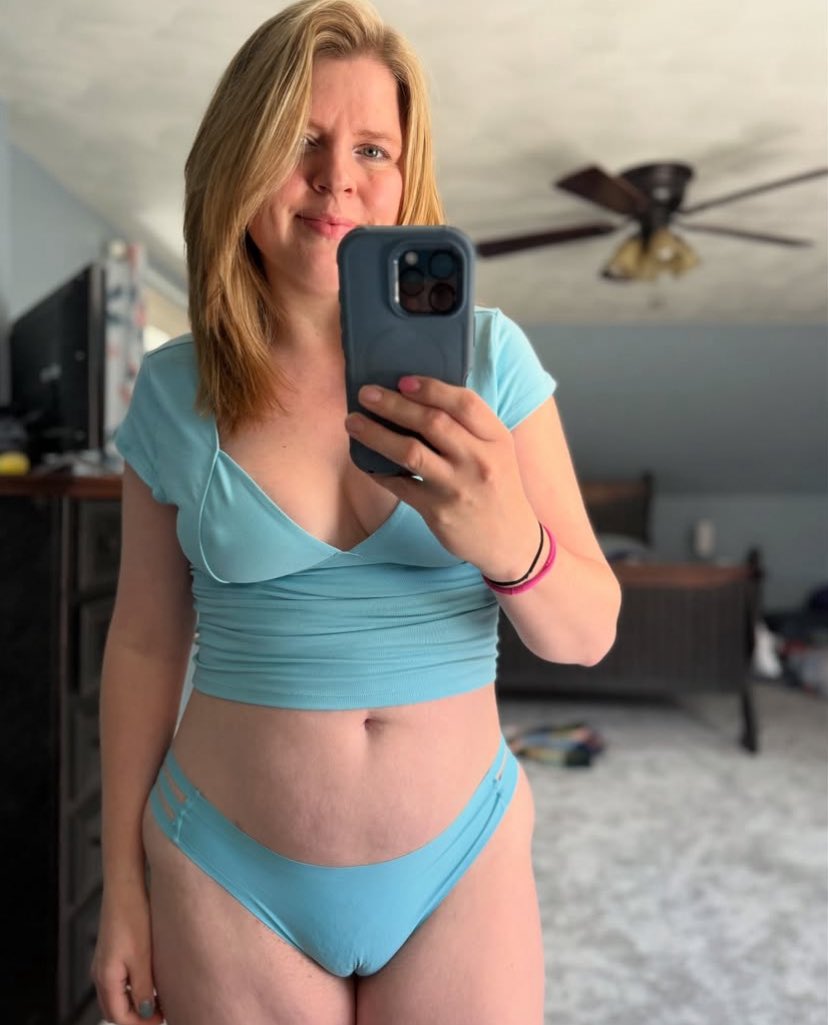 Tightpixie65453's tweet photo. @xmiascottt Send me a dm if you want a free pics 🤭💕 https://t.co/LUZsXuLV39