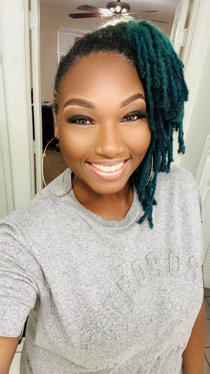 TheLocExpo's tweet image. Repost of Christine Harden (Christine.Harden.12 on FB)
Something about colored locs love ☺️😍
#ColoredLocs #LocLover #WithATwist #locdUp