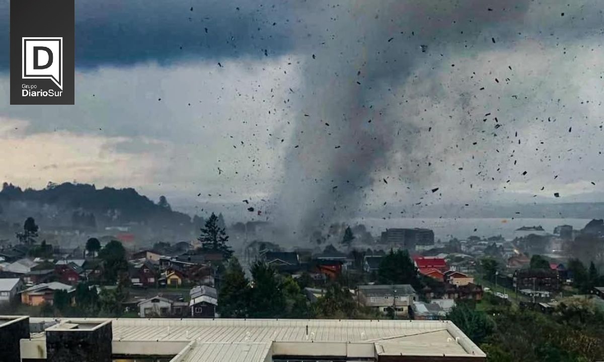 diariosur_rios's tweet photo. #Tornado golpeó con fuerza la ciudad de Puerto Varas  https://t.co/xixKuUya1W https://t.co/CUIqsvNg6Q