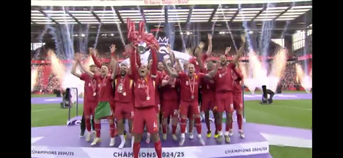 LFCAman's tweet photo. This time last year we said goodbye to Jurgen, not knowing what to expect with the new incoming boss. What a season Arne has had, he's slotted right in there and brought home the holy grail 🏆⚽️🍾 @LFC #20times #Champions https://t.co/jWrJbOJbjS