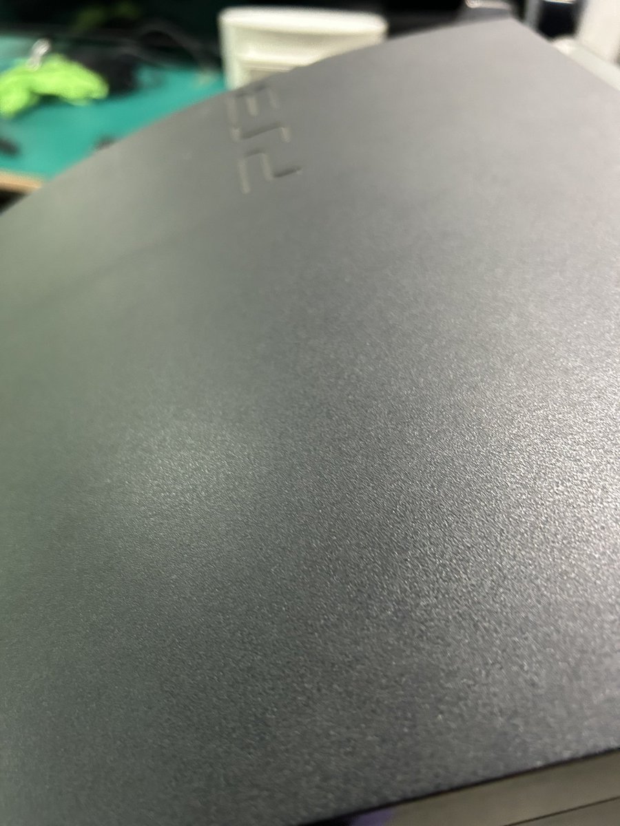 Modyfikator89's tweet photo. The first and at the same time the last PS3 Slim model with RSX nm65 and also NEC/TOKIN. The next models are completely free from faulty NEC/Tokina and have RSX 40nm. What versions of PS3 do you have? Of course, as always, full Delid Cell and RSX🔥 #ps3 #sony #rsx #delid https://t.co/sYGQ8jfrpR