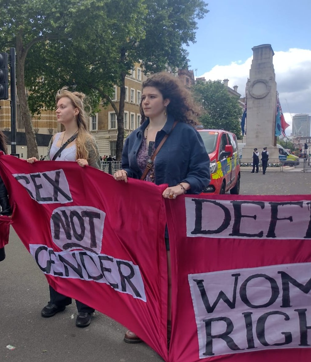 It is Mèl (@itsmeldaley) on Twitter photo The best part of today at the #MadMenMoobMarch was joining <a href="/_ConnieShaw/">Connie Shaw</a> and her lovely friends at #DowningStreet who were holding the best banners! ❤️ 💜 👩 The best part of today at the #MadMenMoobMarch was joining <a href="/_ConnieShaw/">Connie Shaw</a> and her lovely friends at #DowningStreet who were holding the best banners! ❤️ 💜 👩