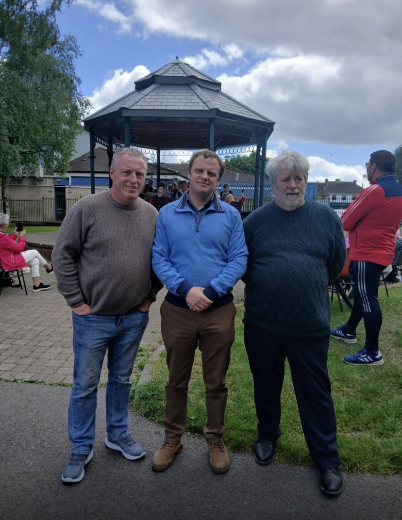 It was great to attend the Sunday Session by the Club Ceoil Ballad Group at the newly refurbished Bandstand in Tory Top Park earlier today. Great music, great atmosphere and (mostly) great weather! Special thanks to Maurice Dineen and Pat Galvin for their help in securing City