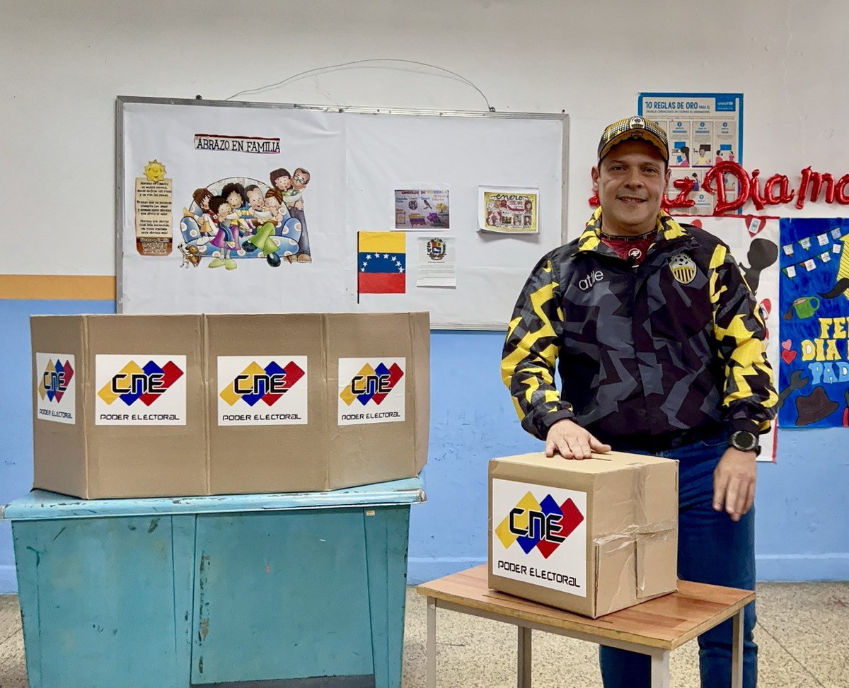 ¡Gloria al Bravo Pueblo que salió a votar!

 No en vano ni de casualidad hoy, 25 de mayo, es el Día del Himno Nacional, nuestro maravilloso cántico patriota de protesta cívica y democrática. 

Y que mejor forma de celebrarlo que cumpliendo con mi deber nacionalista y regionalista