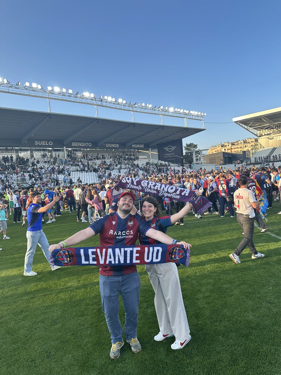 María🌝 tweet media