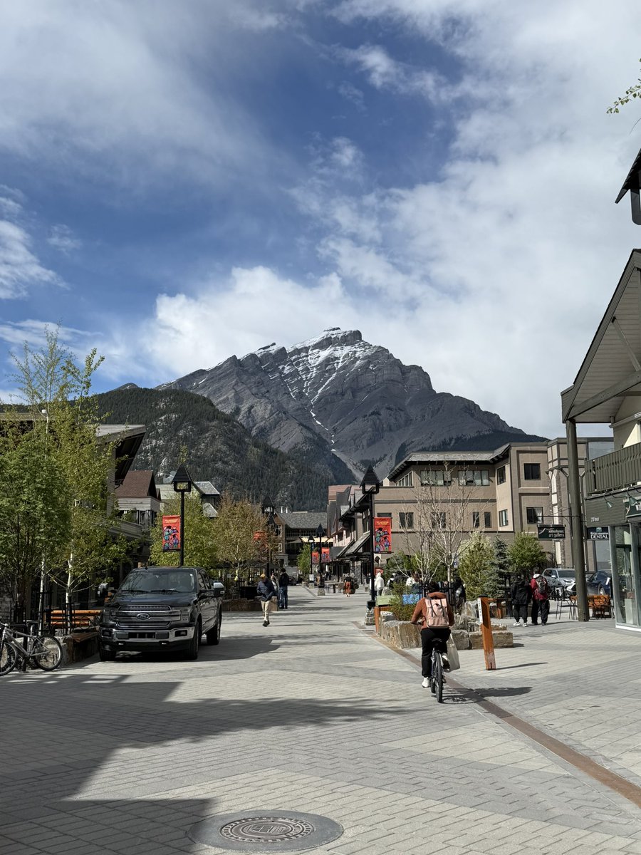 haptaro's tweet photo. 2年ぶりにAlberta州のBanffに行ってきた
Banff好きやなー https://t.co/3KTyCiqYFd