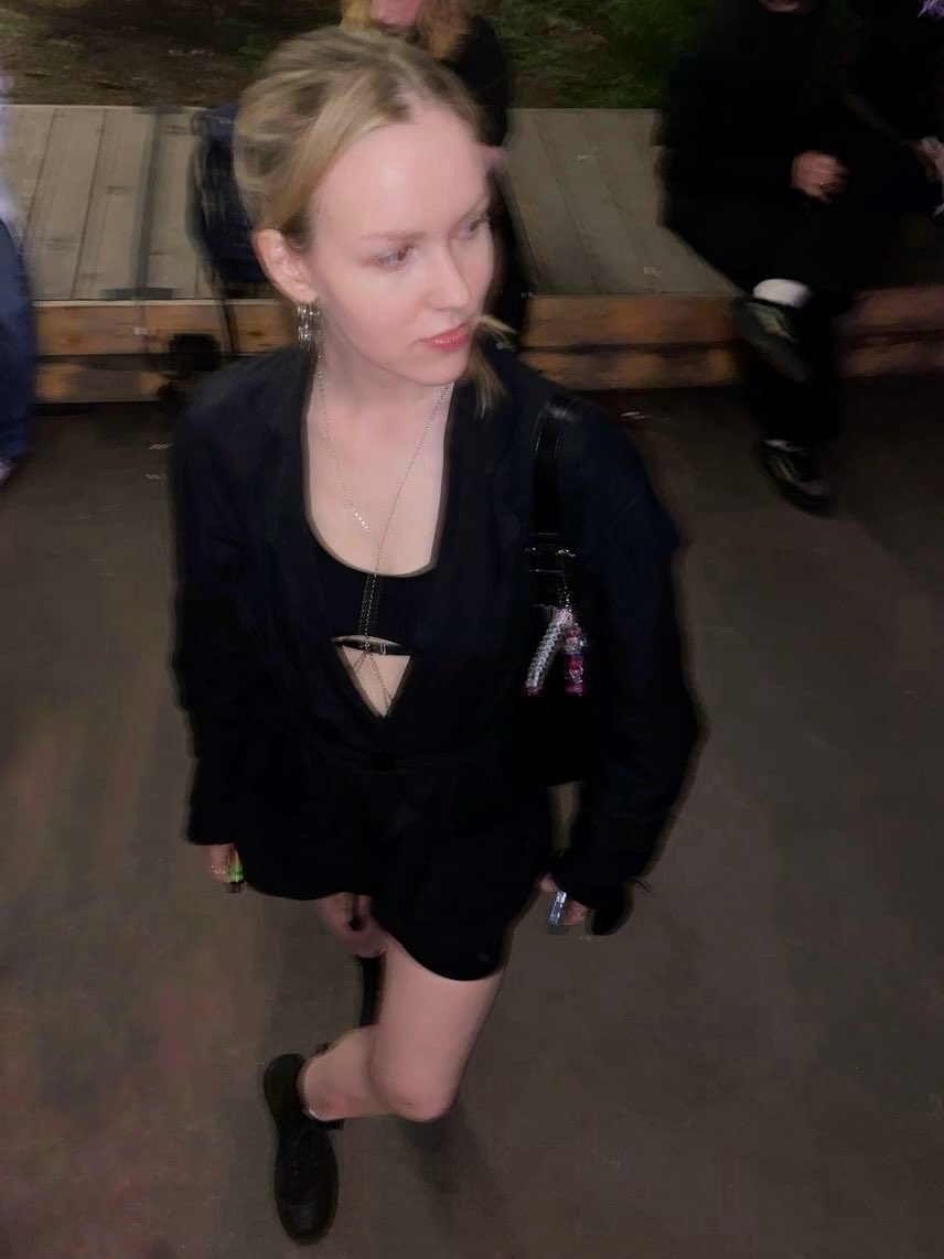 мои требования к погоде: чтобы можно было всю ночь тусоваться с голыми ногами