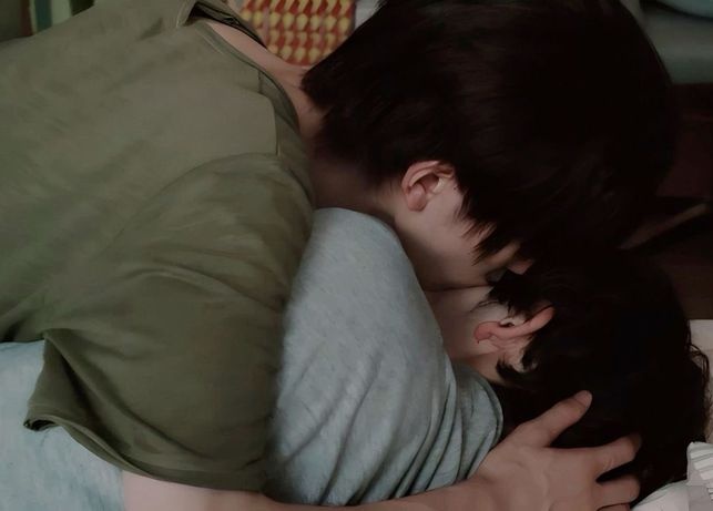 jymuhgood's tweet photo. #shse mini au #whc | o oposto |

Todos conhecem Sieun como alguém frio, de cara fechada e poucos amigos. 
Entretanto, em um dia um tanto quanto peculiar, Suho descobre um lado completamente oposto do garoto de olhos brilhantes, um lado que muito o interessa conhecer mais. https://t.co/RcnwIamlYB