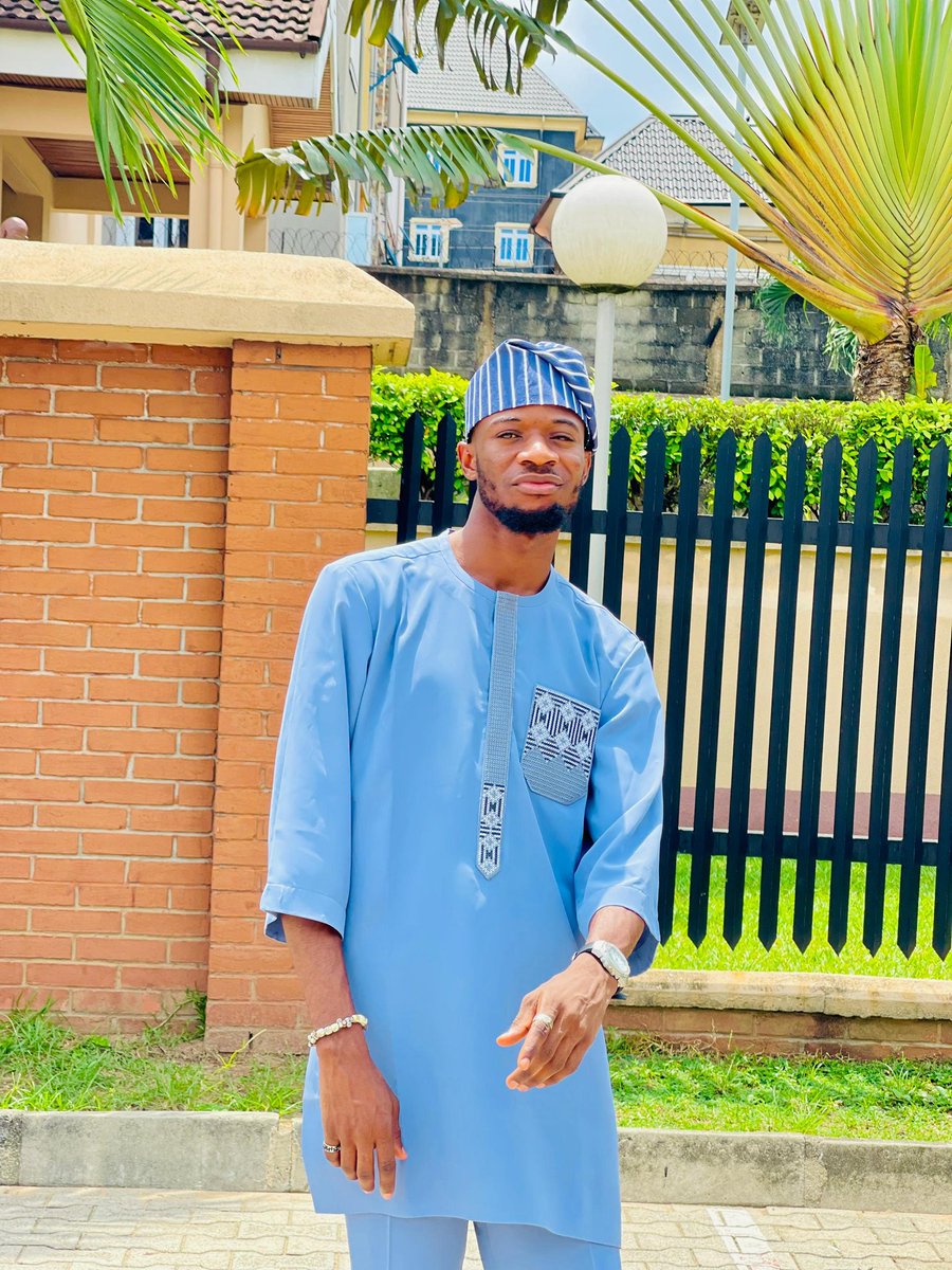 Nnachigraciouss's tweet photo. Style isn't just about fashion...Its also about how you feel when you face The world.
I am Nnachi Gracious your fashion Chef 🧵✂️💯
Scrupulous empire
#fashion
#emperorofjewelries
#scruples https://t.co/TQRHFIuIue