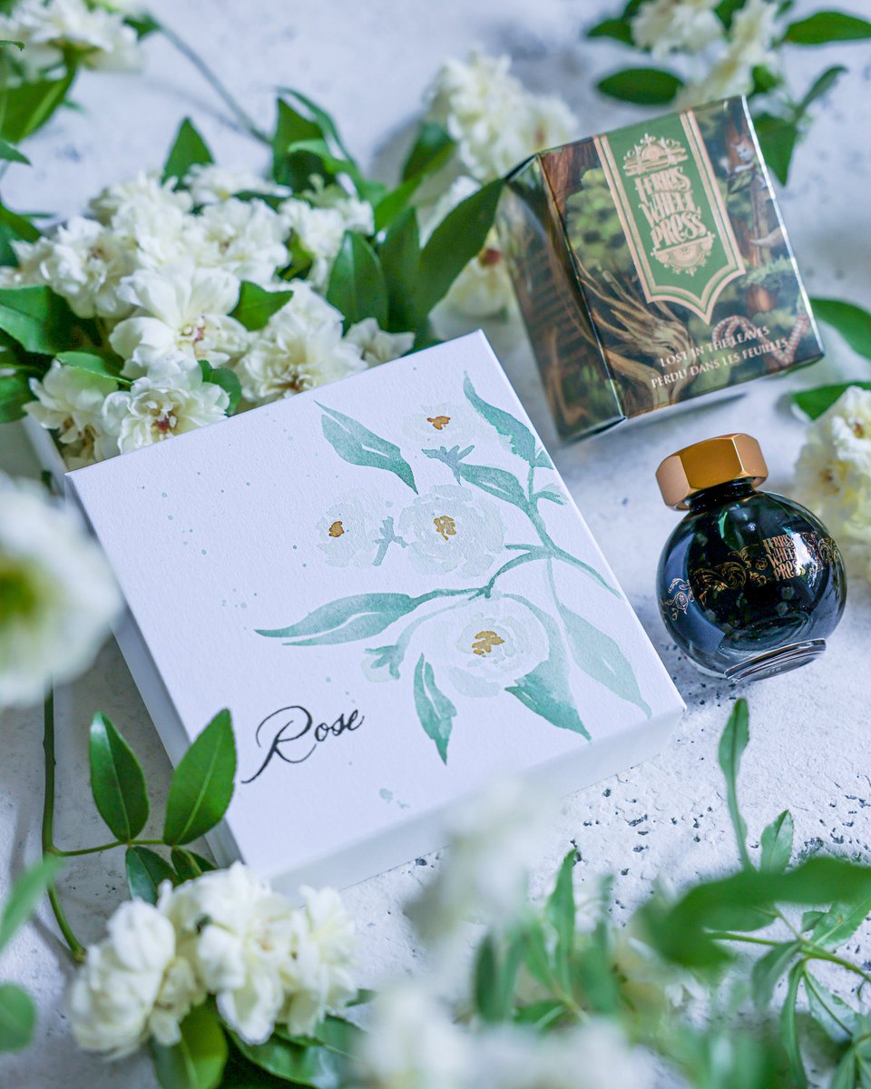 お庭のモッコウバラ
3色お絵描き

2025,6,6(fri) 発売❗️
FERRITALES INK COLLECTION
Lost in the Leaves
Colour: Olive Green with Rose Gold Shimmer

｜

✒︎他のINK
▶︎WORKSHOP WISHES VOEUXD'ATELIER
▶︎PLAITED COLD TRESS MECHE D'OR VANISÉE

#ferriswheelpress 
#フェリスホイールプレス