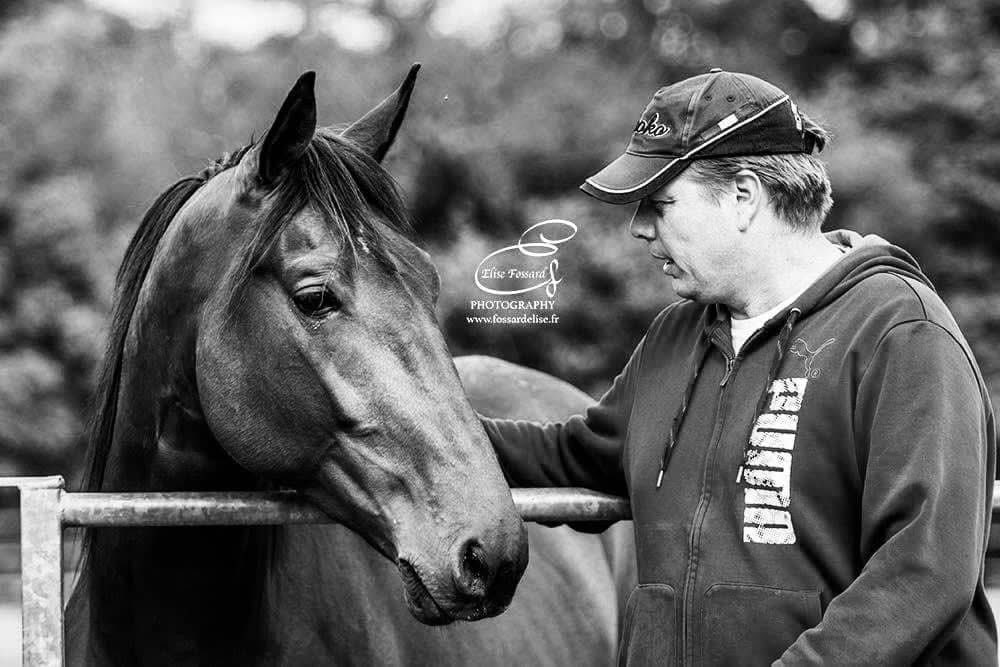 « 𝑰𝒍 𝒚 𝒂 𝒆𝒖 𝒍𝒆 𝒑𝒆̀𝒓𝒆, 𝒊𝒍 𝒚 𝒂 𝒆𝒖 𝒍𝒆 𝒇𝒊𝒍𝒔. 𝑰𝒍 𝒆𝒔𝒕 𝒅𝒆 𝒄𝒆𝒔 𝒄𝒉𝒆𝒗𝒂𝒖𝒙 𝒒𝒖𝒆 𝒍’𝒐𝒏 𝒐𝒖𝒃𝒍𝒊𝒆𝒓𝒂 𝒑𝒂𝒔. »

𝒎𝒆𝒓𝒄𝒊 𝑬𝒕𝒐𝒏𝒏𝒂𝒏𝒕 💙