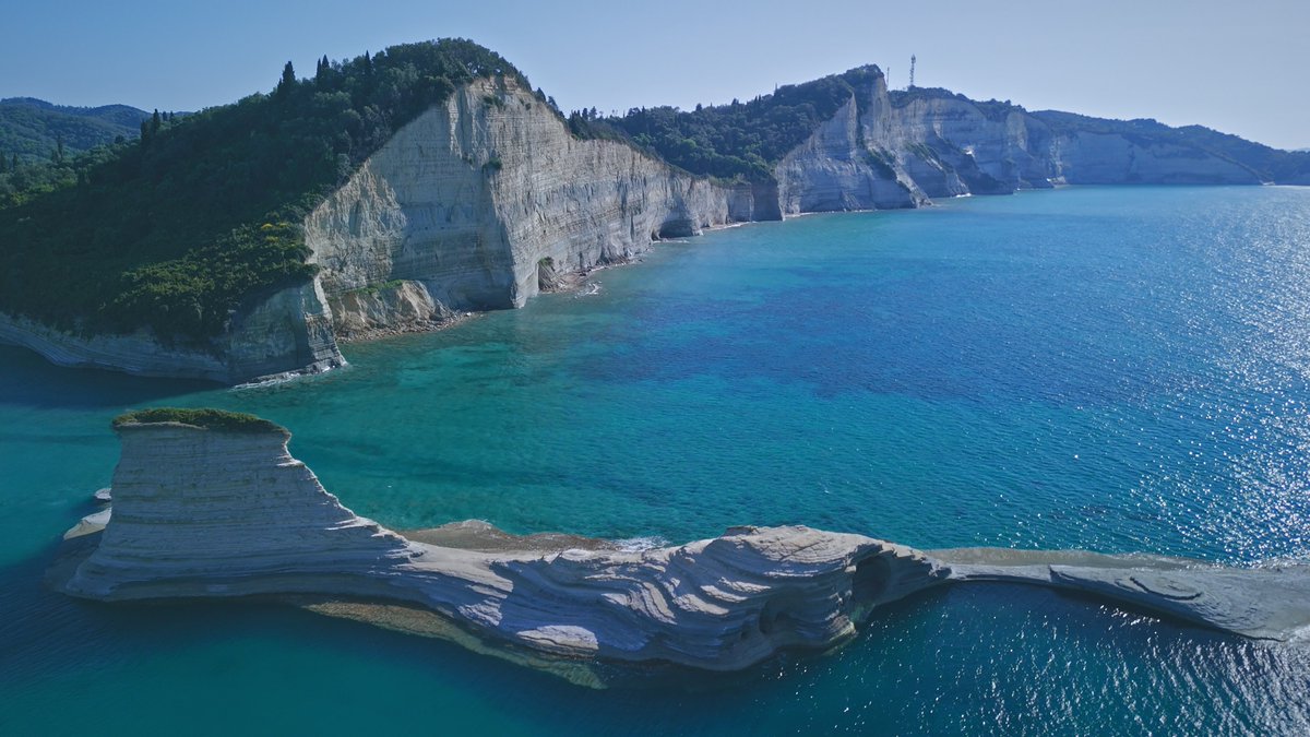 DroneDriftX's tweet photo. Here are some #drone shots I took on my visit to #Sidari, #Corfu island, #Greece The Canal d'Amour and surroundings are so beautiful from above

#travel #nature #dji #mini4pro https://t.co/IEfBcJumUR