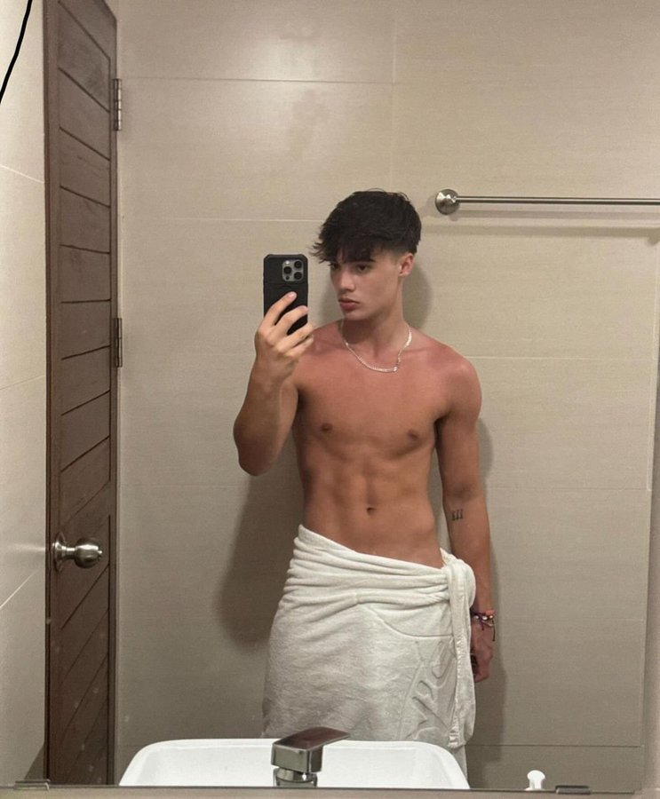 Comment “hi” for a free pic