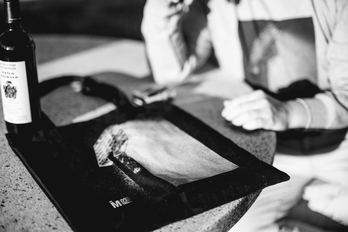 Hoy se apagan por última vez los focos de La Romareda.
Durante muchas  temporadas iluminaron la historia de Zaragoza.
Con ellos se va una era, pero su luz sigue viva.
🔦 Descubre M82, la colección homenaje:
🛒 m82.shop
#M82 #LaRomareda #Zaragoza