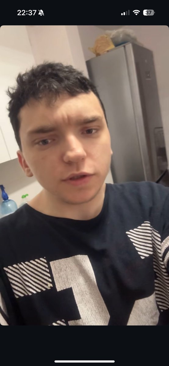 Czy Mateusz Fischer zmienił ciuchy? tweet media