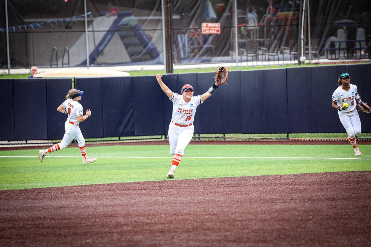 𝐎𝐧𝐞 𝐬𝐭𝐞𝐩 𝐜𝐥𝐨𝐬𝐞𝐫. 𝐓𝐡𝐞 𝐦𝐢𝐬𝐬𝐢𝐨𝐧 𝐜𝐨𝐧𝐭𝐢𝐧𝐮𝐞𝐬🏆

A few action shots from <a href="/uttylerpatriots/">UT Tyler Patriots</a> clinching their return trip to the #D2SB Championship series!

🥎: on.ncaa.com/25D2SBsp 

#D2SB | #MakeItYours