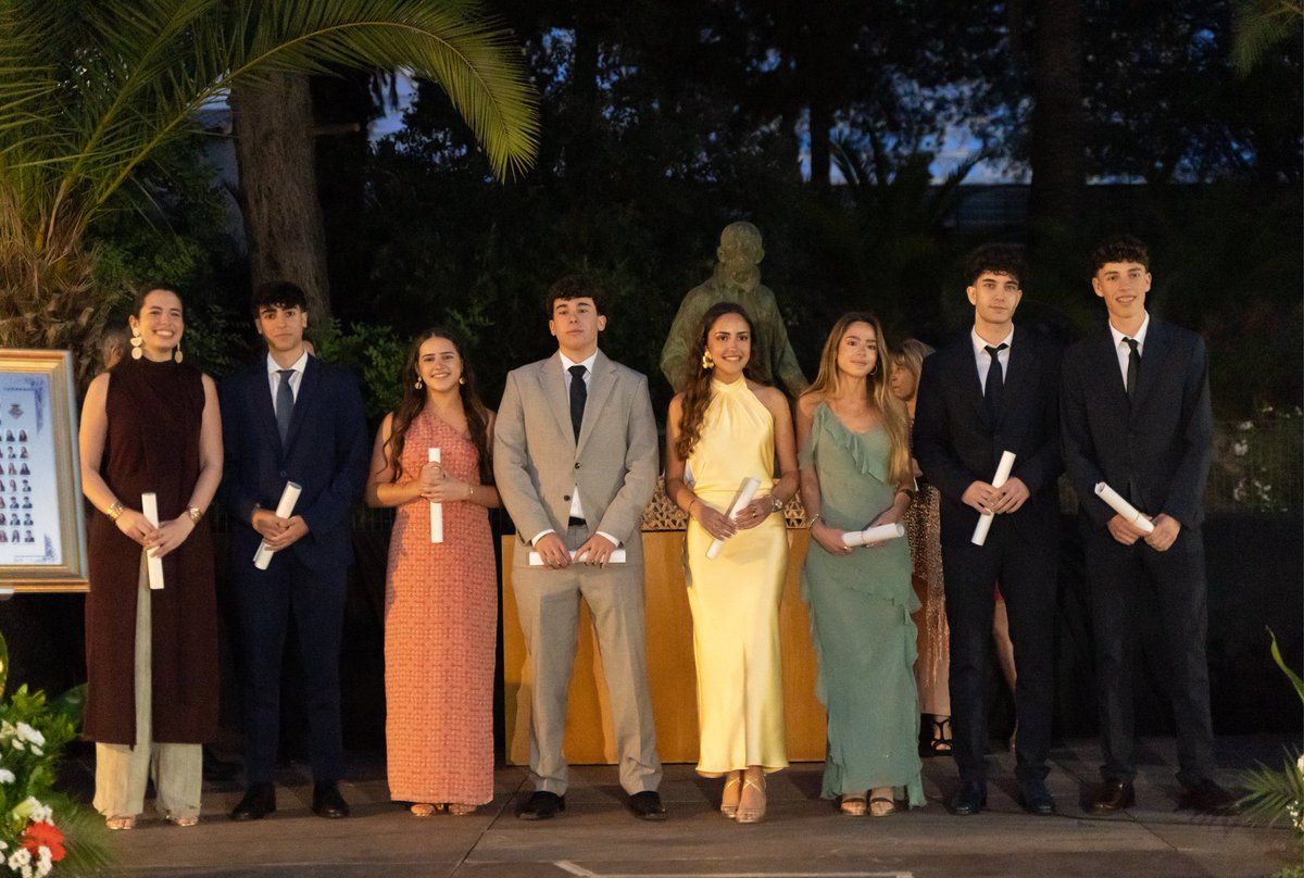 Ceremonia de Graduación 🎓 Promoción 2007. Montesión siempre será vuestra casa 💫