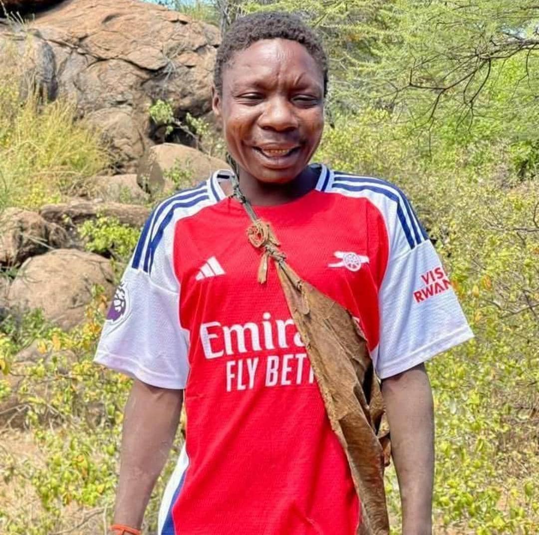 Anafkiri anaskiliza hoja za Babu tale bungeni huyo 😄 akalilie mbali