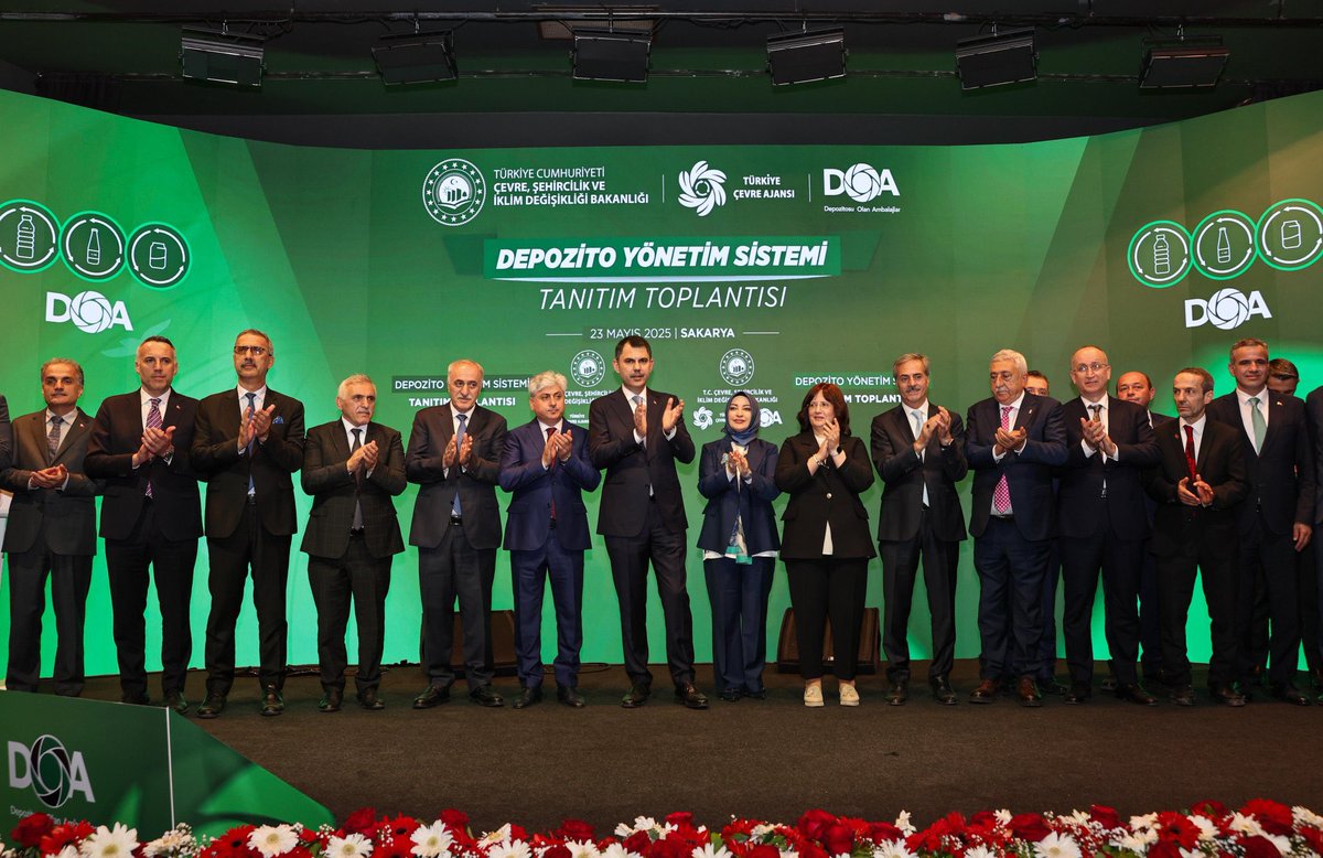 📍Sakarya

Bir dizi ziyaret ve program kapsamında ilimize teşrif eden Çevre, Şehircilik ve İklim Değişikliği Bakanımız Sayın Murat Kurum’u Dünya Şampiyonu Milli Sporcularımız ile birlikte; Sakarya Valiliğinde karşılayarak, AKOM’da Wushu branşımızın sembolü olan kılıç hediye