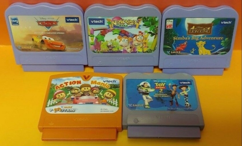 Mipotter8's tweet photo. @RanguGamer No sé si va a ser de utilidad comentar esto, pero recuerdo que cuando era pequeño tenía una consola llamada VSmile. Tenía muchos juegos de Disney que, a falta de ser malos, eran bastante costrilla. No sé si les podrás echar un ojo, pero igual lo quería comentar. <3 https://t.co/EDm0j66I3q