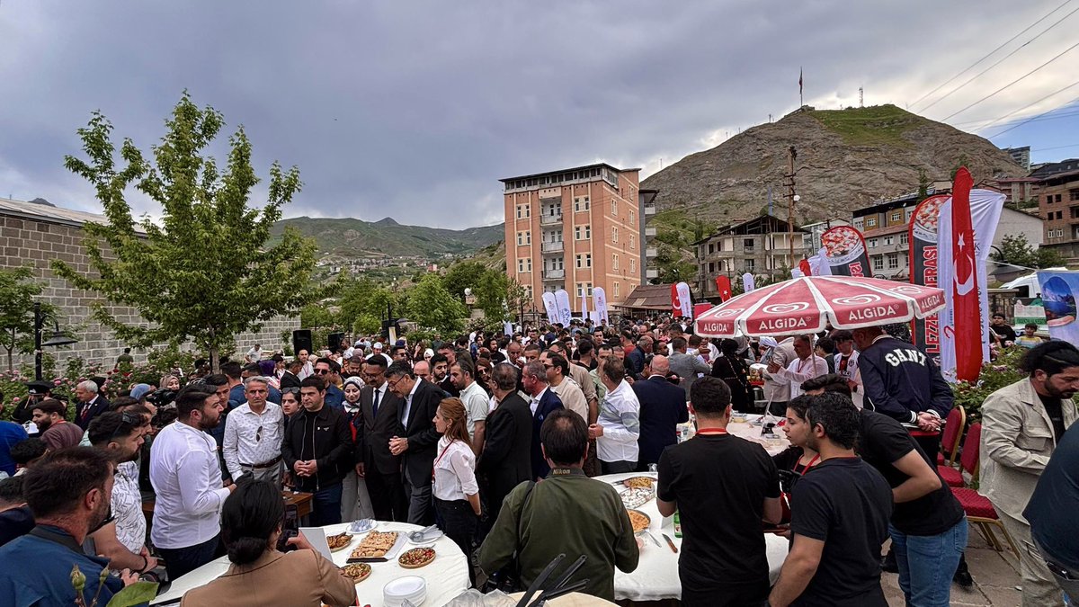 1- 🍽️Türk Mutfağı Haftası kapsamında Hakkari’de düzenlenen 2. Yöresel Yemek Festivali’nde yerimizi aldık. 
🥘Hakkari’nin birbirinden özel yöresel lezzetleri Hakkari Tarihi Meydan Medresesi’nde, kadın emeğiyle yoğrulan sofralarımızda ziyaretçileriyle buluştu.<a href="/HakkariValiligi/">T.C. HAKKARİ VALİLİĞİ</a>