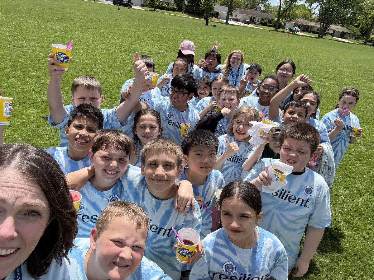 HulliganExplore's tweet image. What a perfect day for #FieldDay @D59Rupley! Thanks @juliebotkin & @CoachNowlan for all the planning and effort that you put into it!
We are #resilient!
