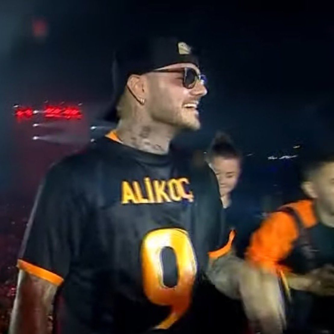 Mauro Icardi, Ali Koç formasını giydi.