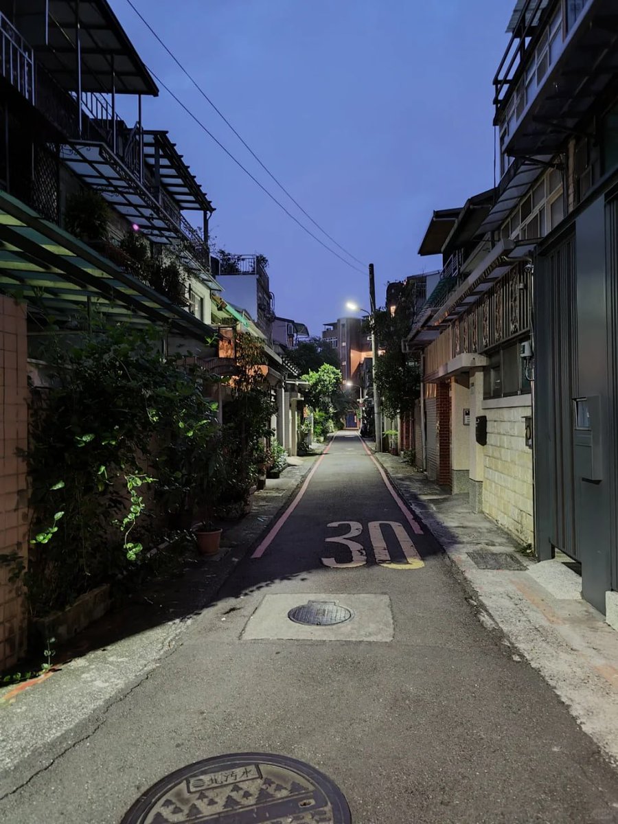 古いコミュニティに戻って、子供のころの記憶を呼び起こしました!