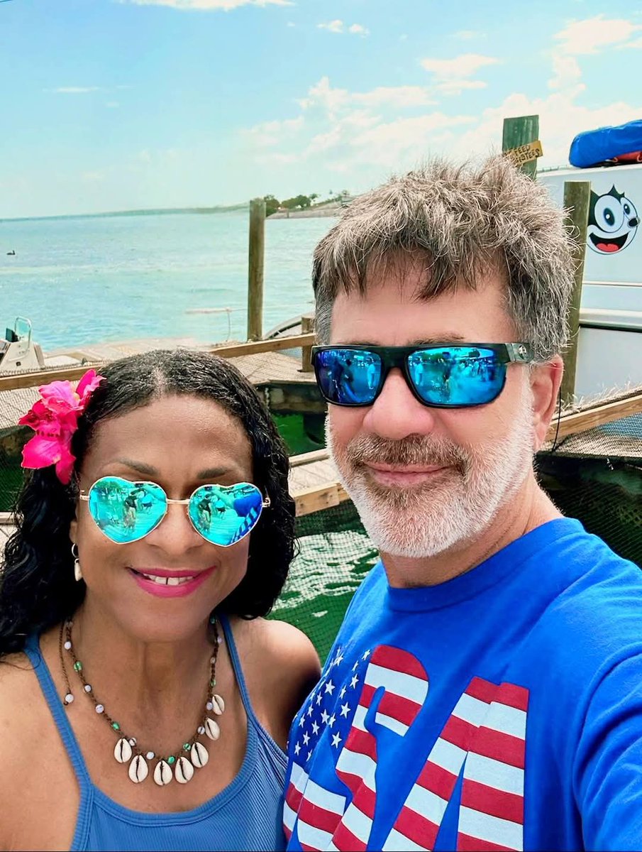 AngelaBrentHar1's tweet image. Back in our tropical groove, parrot fish patrol, tarpon toss at Robbie's. Same Keys, same love, just more sunkissed memories at the beautiful Florida Keys. #vanlifeadventures 🚐🪼🪸✨️☀️💙🧜‍♀️🧜‍♂️🤣🐚🏖💋🤍
