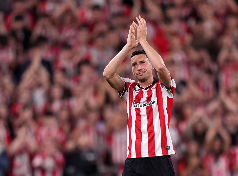 La historia de como el trabajo y la humildad son más importantes que el talento.

El que llegó siendo un desconocido se marcha con 50.000 personas puestas en pie.

Eres y siempre serás muy grande.