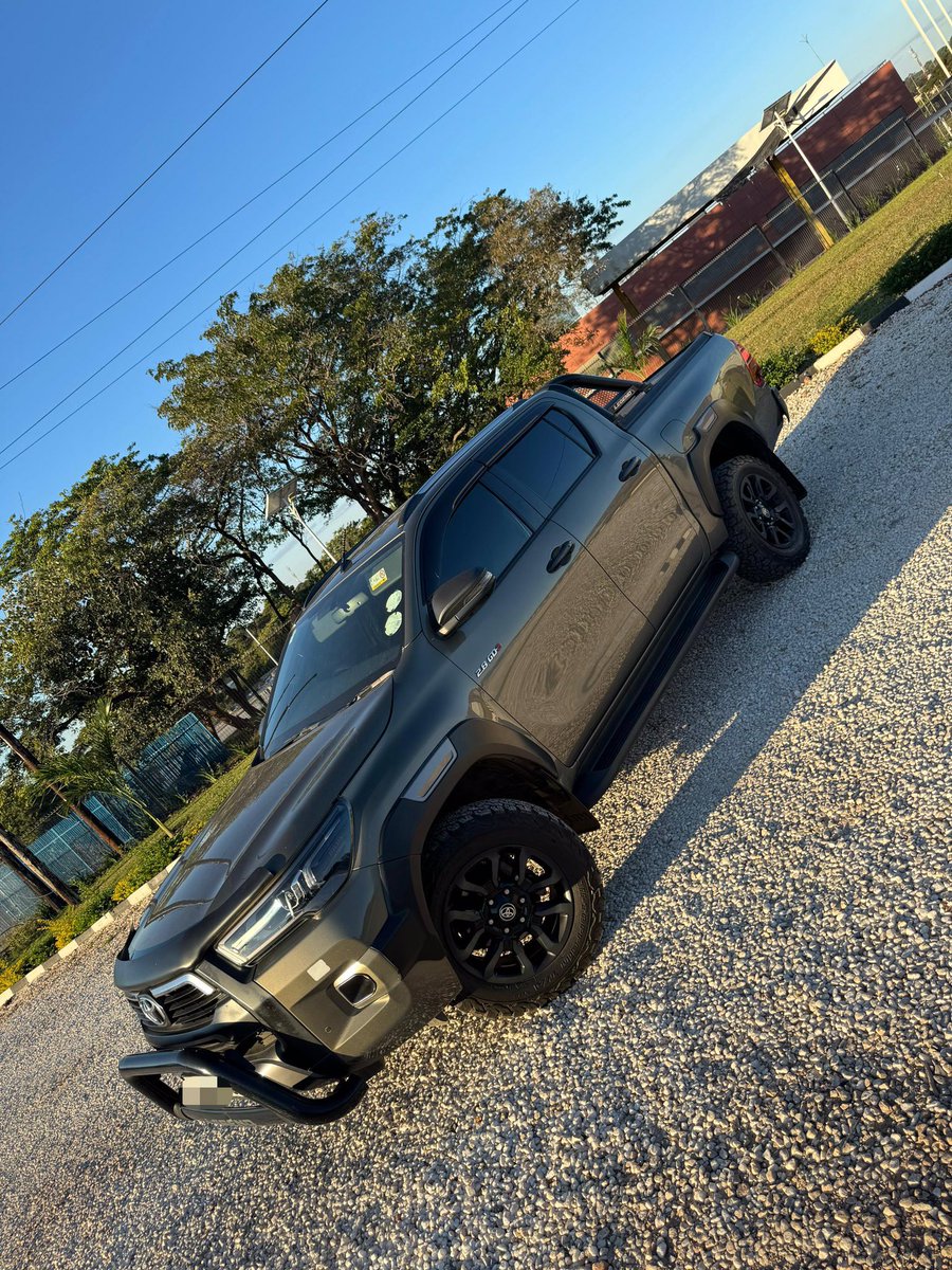 SaviourStax's tweet photo. ruggedness of the Toyota Hilux.

*Additional Features:*
- Comes with two sets of keys for added convenience

Asking Price: $35,000

Contact: Call/WhatsApp 0967618229
@nata_nkos @Slim_Thanos @Peter_Kays @selfstyledking 
Help find a new owner https://t.co/AObsh8vZ4C