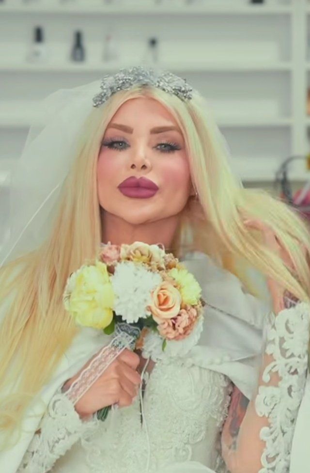 نهال پر کشید
اما جمله ی گمشو بابا امیرا جاودانه شد

#نهال 
#تسلیت