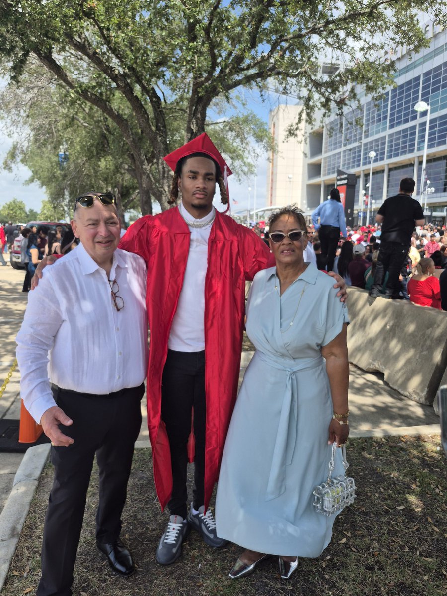 Daniel Sanchez (@dsanchez051724) on Twitter photo Congrats to <a href="/Devin2416/">Devin Sanchez</a> and thank you <a href="/NSNationFB/">The Nation of NS</a> and <a href="/EastSideTF/">North Shore Track & Field</a> for bringing us in and getting us out. Congrats to <a href="/Devin2416/">Devin Sanchez</a> and thank you <a href="/NSNationFB/">The Nation of NS</a> and <a href="/EastSideTF/">North Shore Track & Field</a> for bringing us in and getting us out.