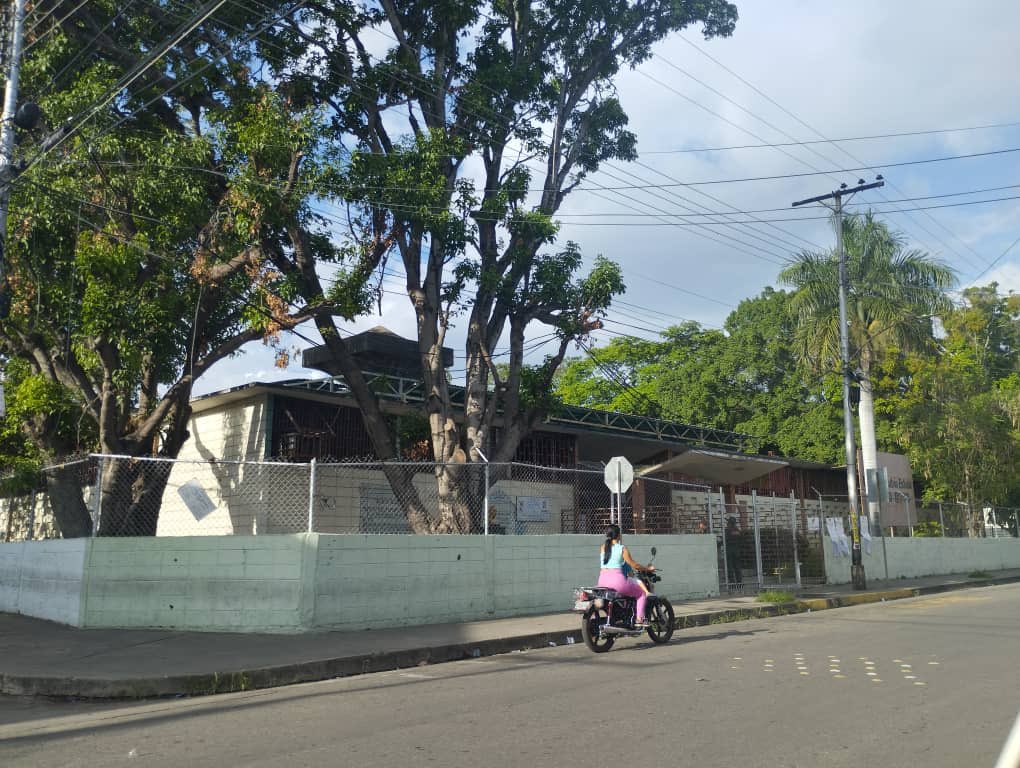 📍Centro de votación Eutimio Rivas, Santa Rosa, en Girardot / 4:58 pm

No hace falta gritar cuando la verdad se ve en silencio.

#YoNoObedezco