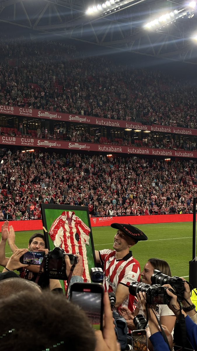 XabiiATH's tweet photo. LEYENDA 🦁©️ https://t.co/NCBrI4v5ae
