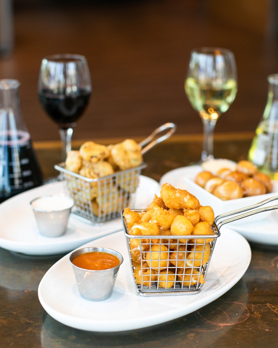 You can never go wrong with a glass of wine, especially on National Wine Day. Can we get a cheers to that? ☺️🍷

#OldTownPourHouse #WineLover #IllinoisWine #NationalWineDay #WineEnthusiast #WineDay #IllinoisBars