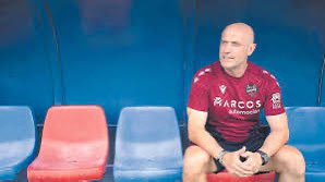 Julián Calero… 
.
.
.
Que entrenador ✨✨