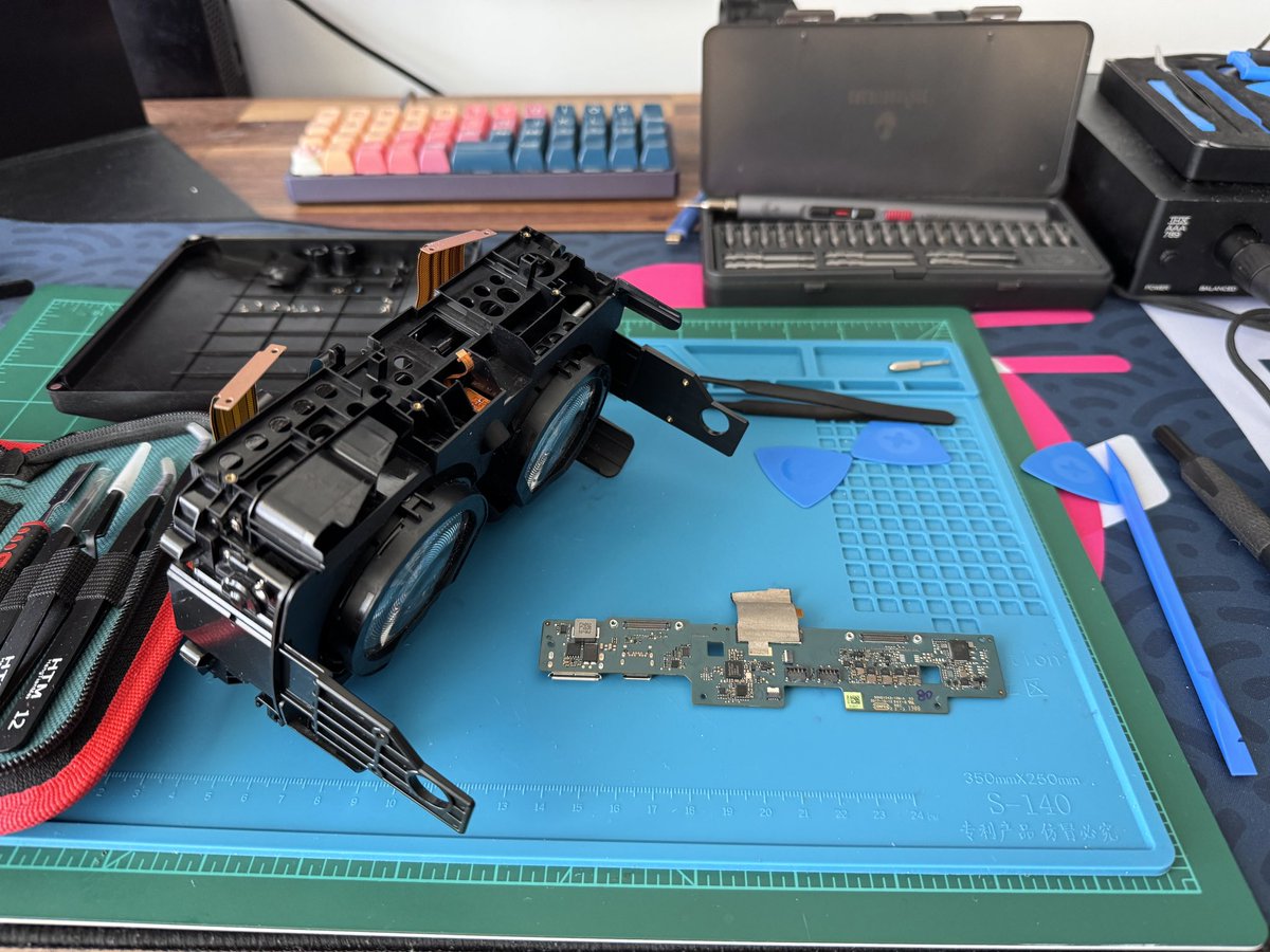 I am once again tearing apart a VR headset