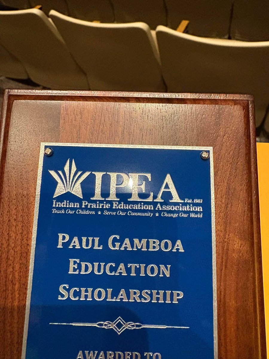 Neuqua Valley Ella Dabezic is the final scholarship winner of the Class of 2025! 💙💛