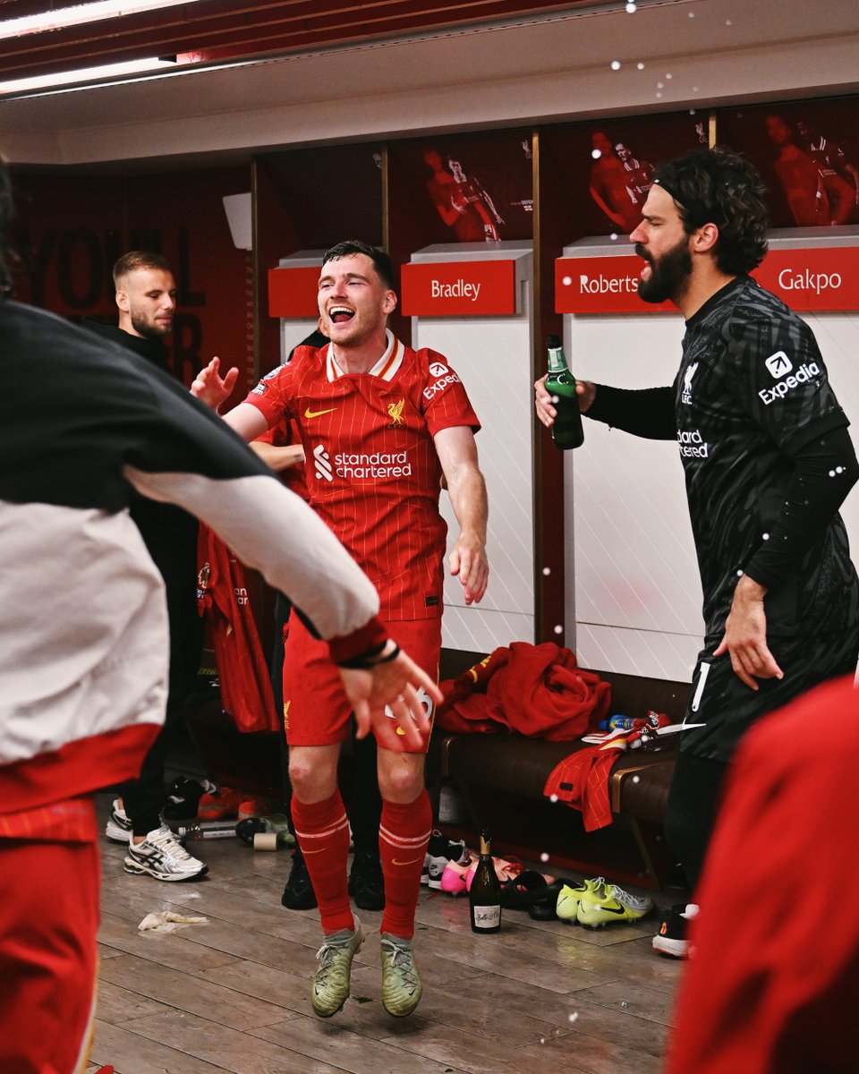 LFC's tweet photo. 🍾 https://t.co/d2haMeLdKu