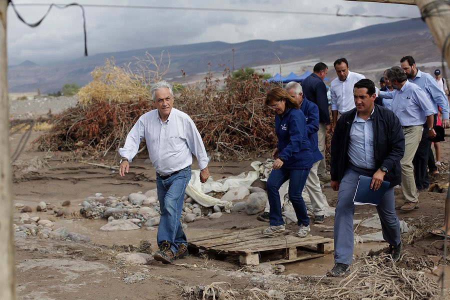 camilaemiliasv's tweet photo. Piñera en terreno y Boric de fiesta.
La indolencia de Boric es del terror 
#Tornado https://t.co/1mpVts0bCl