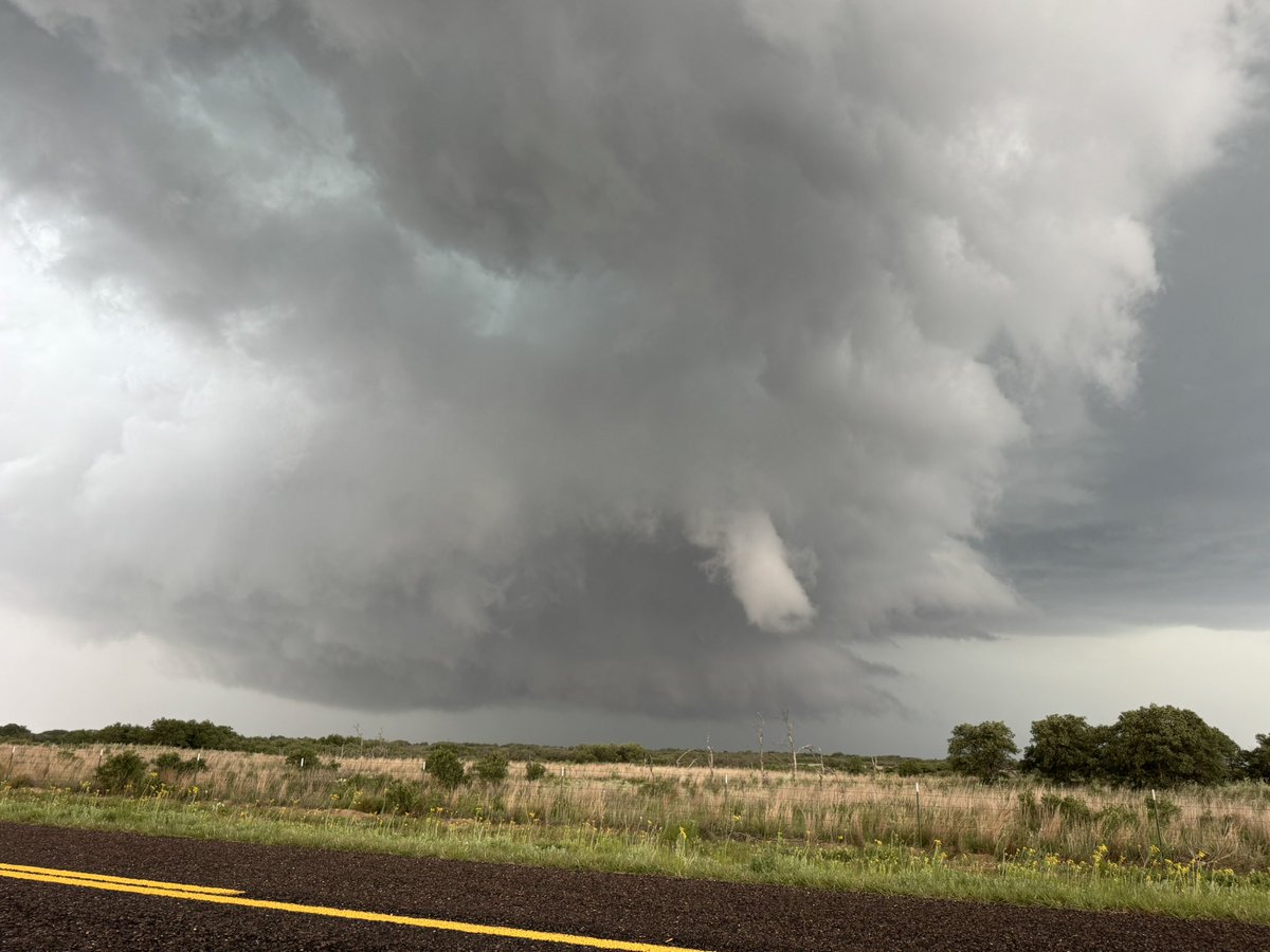 tabithahawk's tweet image. I got a tornado near Haskell, TX. A great way to wrap up my storm chasing adventure of the last week. Tomorrow I head home. #girlswhochase #stormchasing