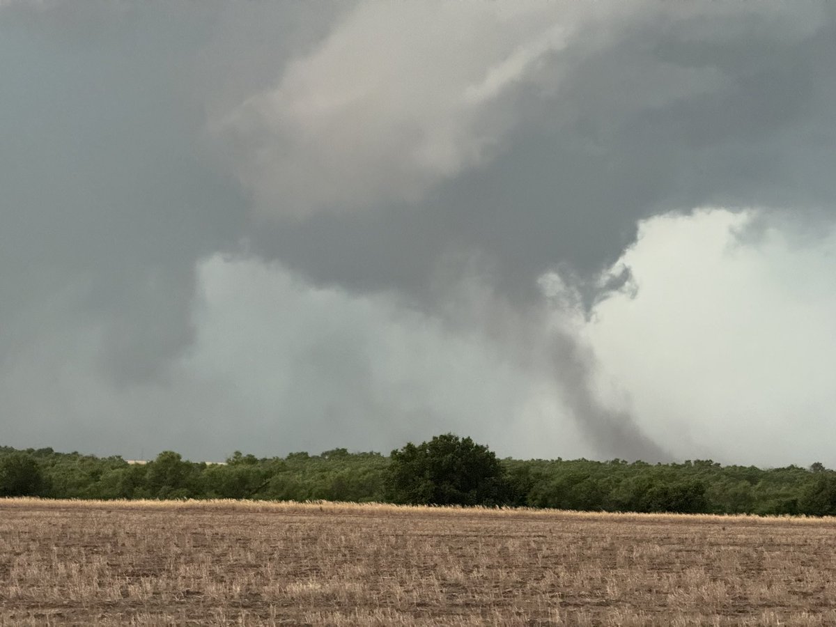 tabithahawk's tweet image. I got a tornado near Haskell, TX. A great way to wrap up my storm chasing adventure of the last week. Tomorrow I head home. #girlswhochase #stormchasing