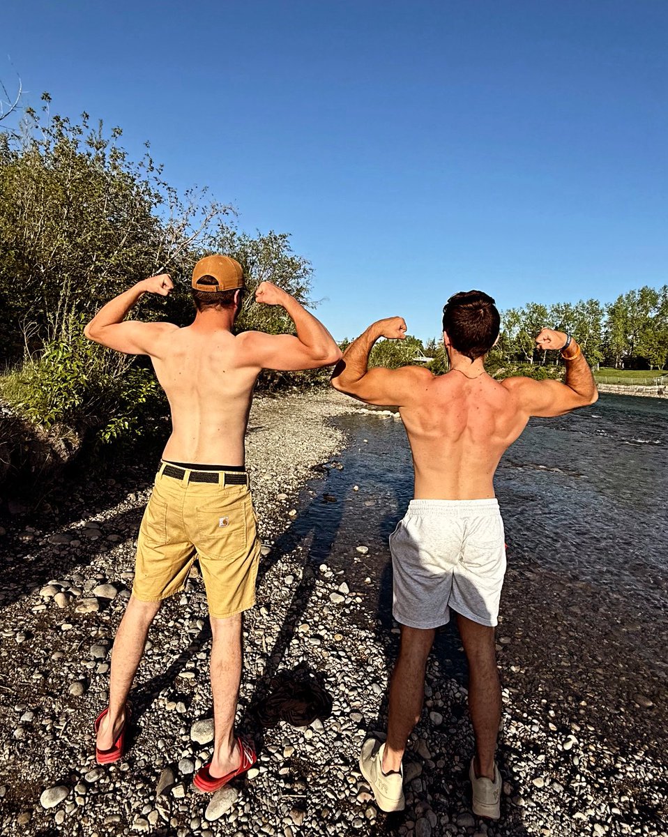 Average guys being dudes moment