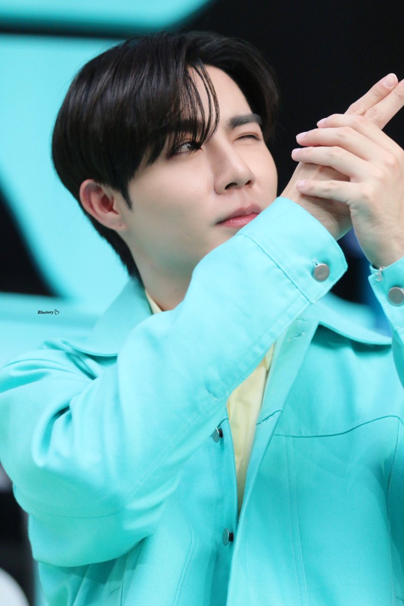 Bluetory1's tweet photo. 25.05.25 𝑹𝒆𝒔𝑲𝒊𝒆𝒉𝒍’𝒔 𝑨𝒄𝒏𝒆 𝒘𝒊𝒕𝒉 𝒁𝒆𝒆𝑷𝒓𝒖𝒌

เพราะเมื่อวานพี่ซีจัดการกับพระอาทิตย์ให้    วันนี้เลยไม่มีแดด 😀

@zee_pruk 
ZEE WITH KIEHLS 
#ResKiehlsAcneXZEEPruk
#ZeePruk #Zunshine
#JPPNphoto https://t.co/gU9bd0K5y0