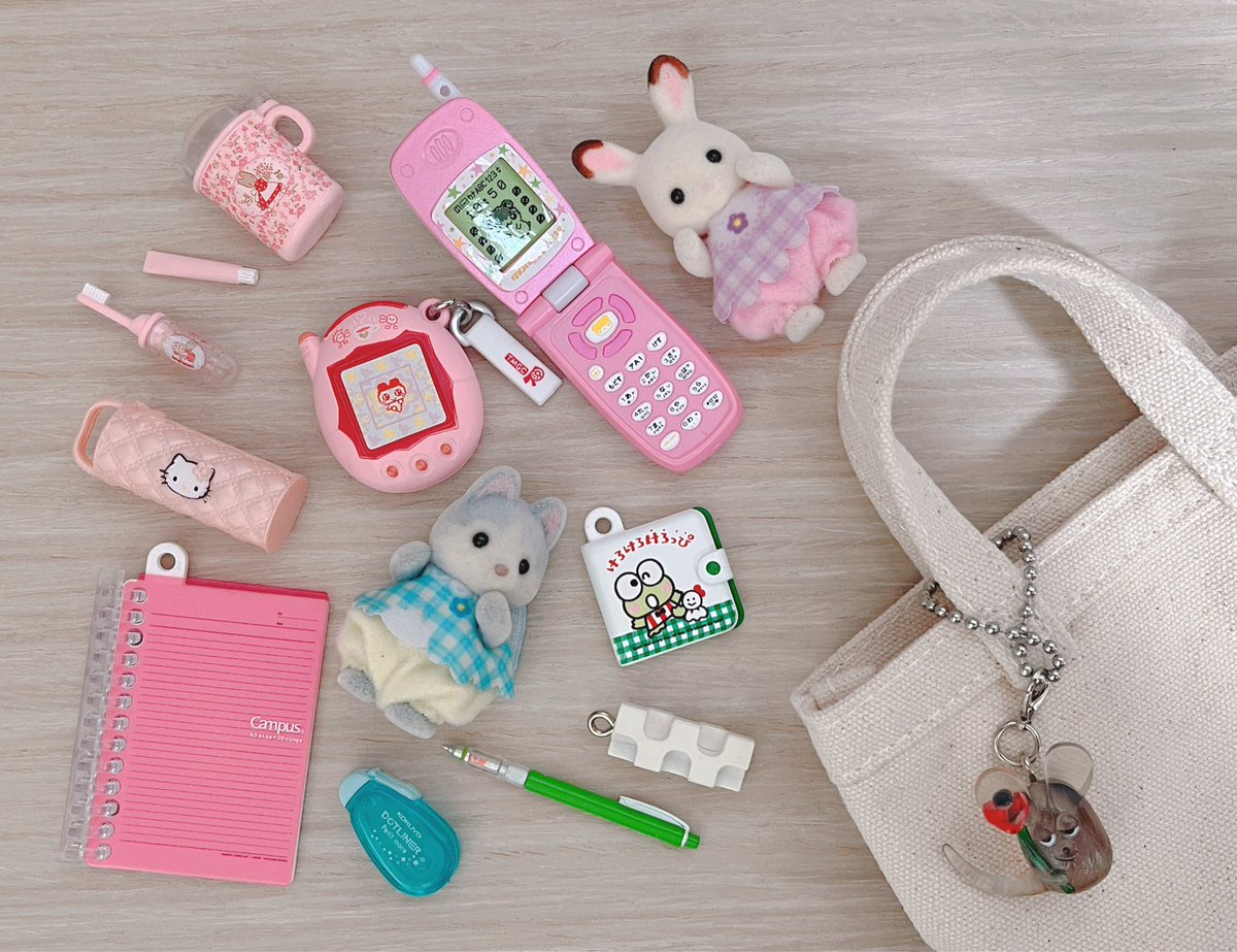 無印のミニトートと一緒に♡

#サンリオレトロミニチュアチャーム
#KOKUYOミニチュアチャーム