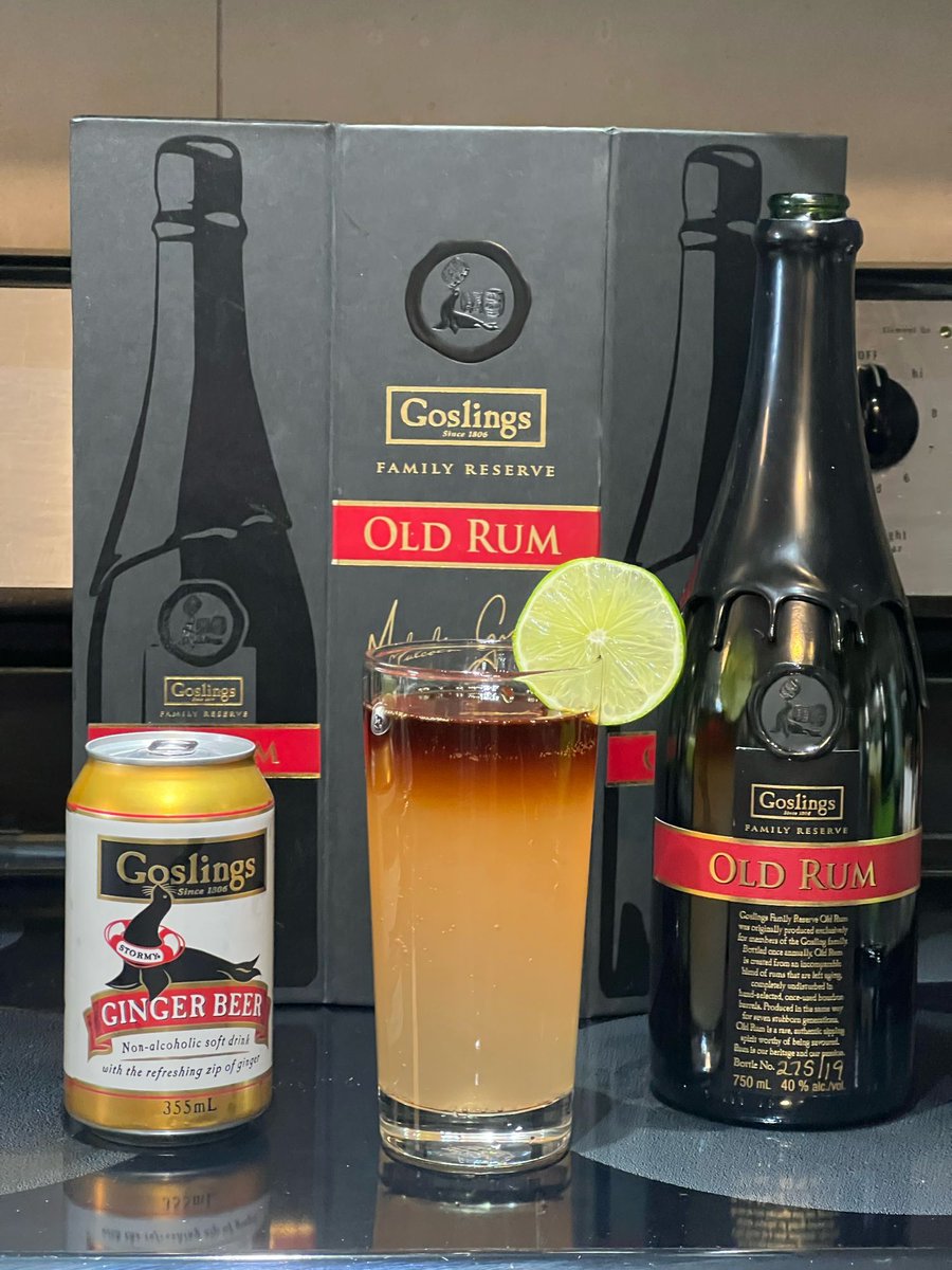 SudoKidTV's tweet image. A dark storm is brewing tonight.

#darkandstormy #goslings #datkrum #rum