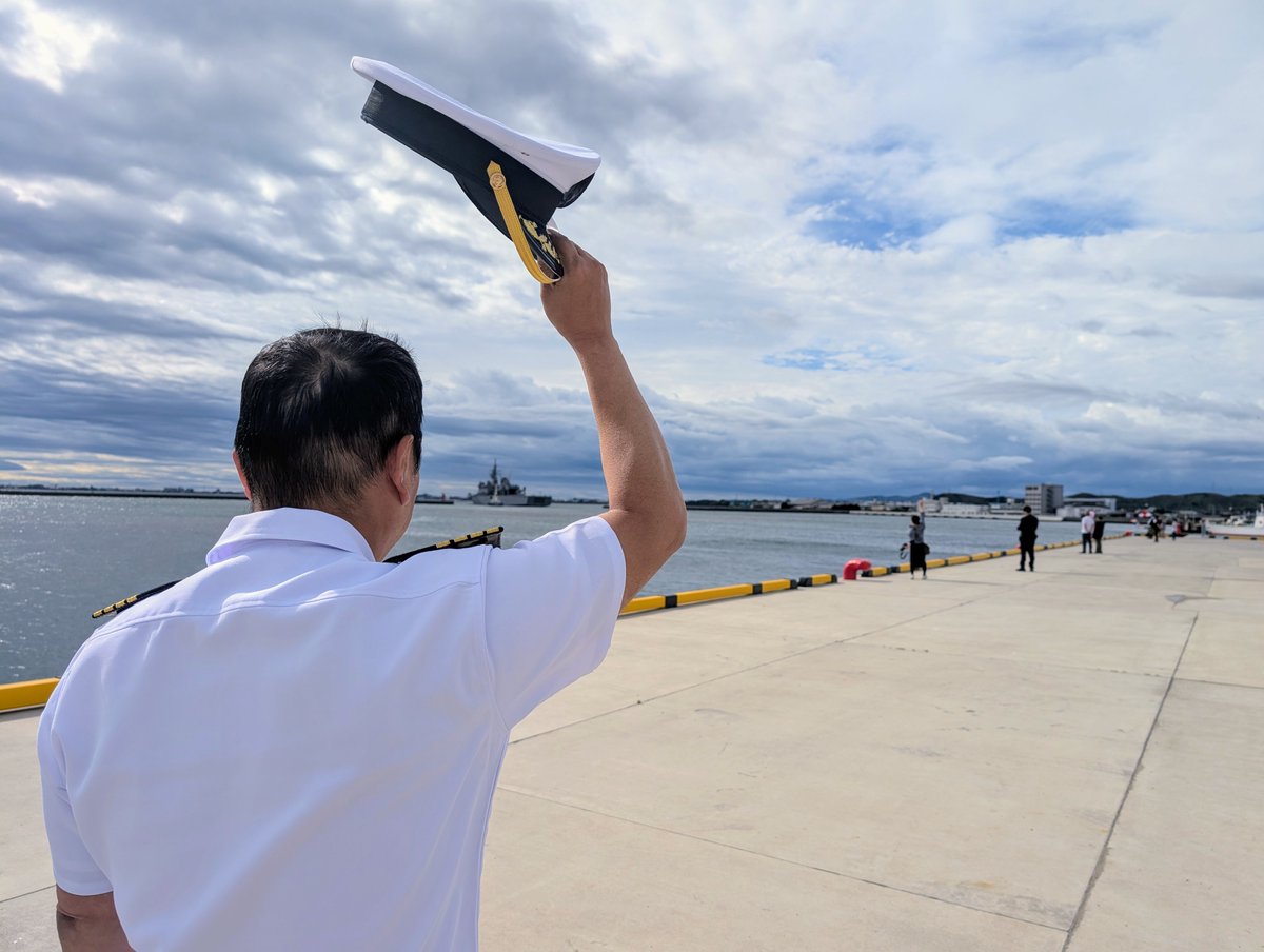tokushima_pco's tweet photo. #徳島地本 は５月２４日（土） 募集対象者を対象にした #掃海母艦うらが の #特別公開 を行い、参加者は希少な掃海母艦の内部を興味深く見学しました。
これからも、若者を対象にしたイベントを行いますので、是非参加して下さい。
また、うらがの皆様、広報活動に御協力頂きありがとうございました。 https://t.co/r49yzNVncY